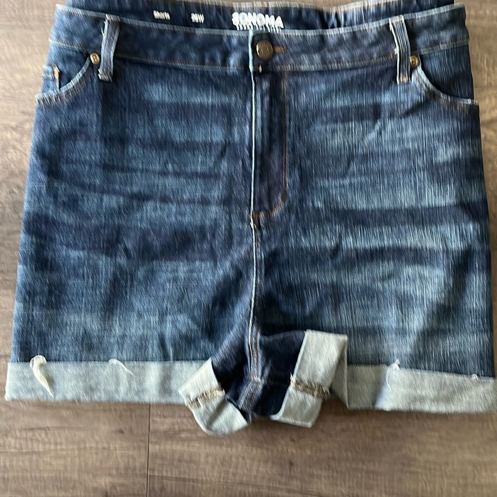 Women’s 26W denim shorts